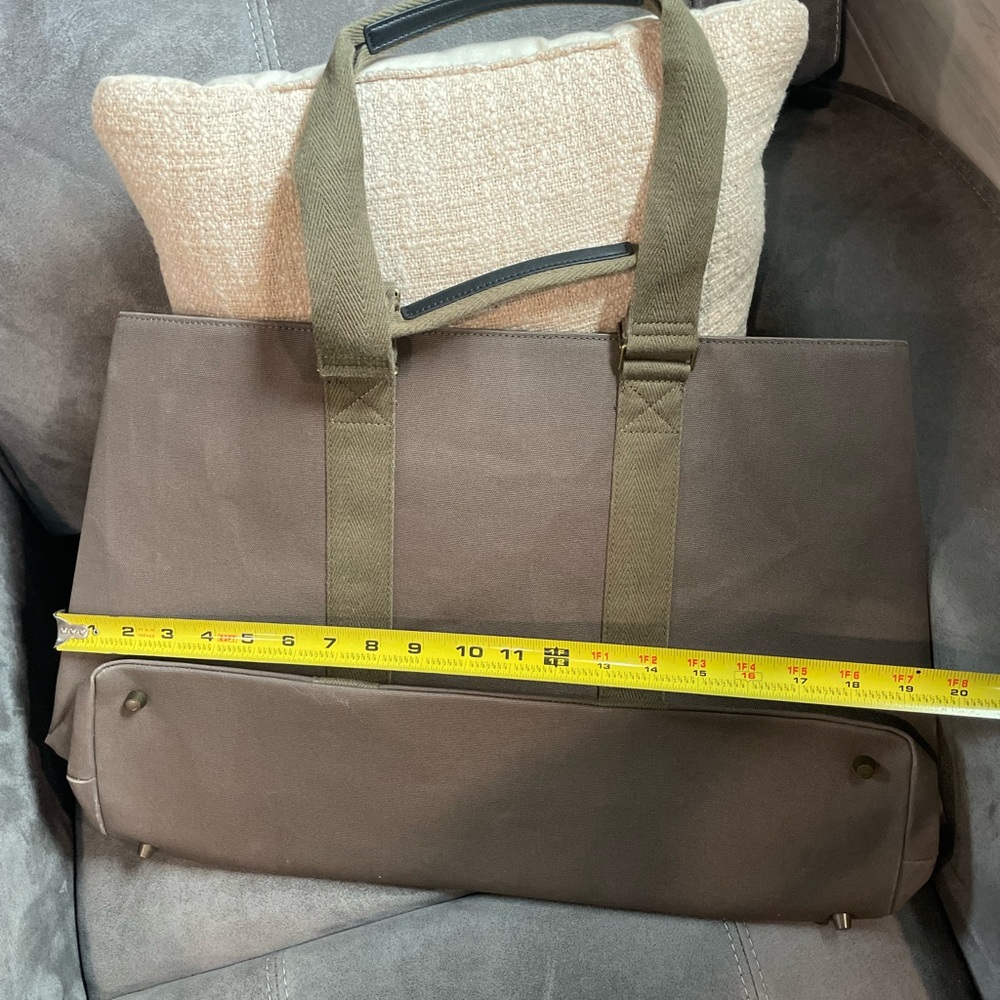FEED Oversized Work Bag Largest Work Collection bag with 7 compartments. - Picture 8 of 16